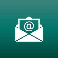 enviar envelope ícone vetor isolado em verde fundo. símbolos do o email plano vetor ilustração.