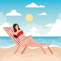 mulher com maiô deitada na cadeira de praia, temporada de férias de verão vetor