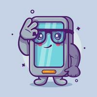 engraçado Smartphone personagem mascote com Está bem placa mão gesto isolado desenho animado dentro plano estilo Projeto vetor