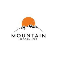 montanha logotipo Projeto com sol, montanha logotipo Projeto idéia vetor