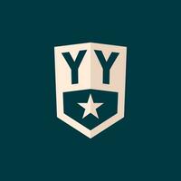 inicial yy logotipo Estrela escudo símbolo com simples Projeto vetor
