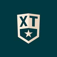 inicial xt logotipo Estrela escudo símbolo com simples Projeto vetor