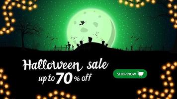 Venda de halloween, até 70 off, banner de desconto horizontal para o seu negócio com paisagem noturna com grande lua cheia verde, cemitério, zumbis e bruxas. vetor