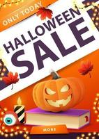 venda de halloween, banner laranja vertical com folhas de outono, guirlanda, livro de feitiços e jack de abóbora vetor