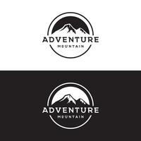 retro vintage aventureiro logotipo Projeto com seta, montanha e bússola concept.logo para alpinista, aventureiro, rótulo e negócios. vetor