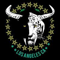 los angeles. camiseta Projeto do uma dente de sabre tigre cabeça com chifres cercado de estrelas. vetor ilustração do fantástico contente.