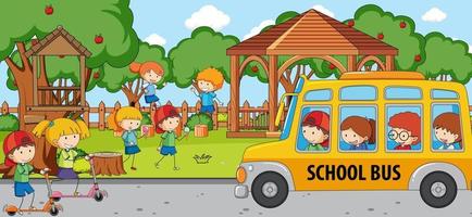 cena ao ar livre com muitas crianças e ônibus escolar