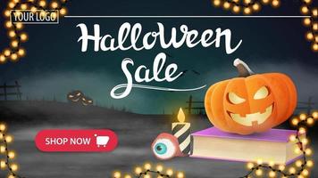 venda de halloween, banner de desconto horizontal com paisagem noturna de halloween no fundo e livro de feitiços com jack de abóbora em primeiro plano vetor