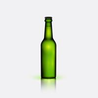 Garrafa verde realista de cerveja, ilustração vetorial