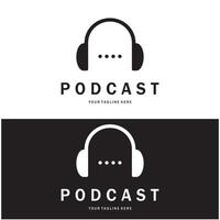 podcast logotipo com microfone e fone de ouvido áudio, rádio ondas. para estúdio, conversa mostrar, bater papo, em formação compartilhamento, entrevista, multimídia e rede. vetor