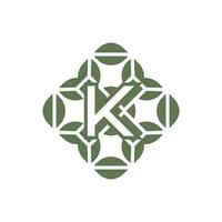 inicial carta k orgânico natural verde alfabeto logotipo vetor