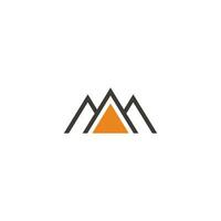 carta m dourado montanha simples triângulo geométrico logotipo vetor