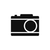 Preto retro Câmera ícone. filme e eletrônico dispositivo para profissional fotógrafos com ampliação lente e vetor obturador botão