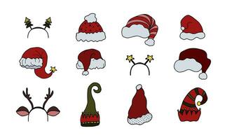 Natal chapéus e bandanas colorida rabisco definir. vários mão desenhado santa chapéus, duende chapéus, brinquedo rena chifres, fofa Natal árvore tiaras. isolado em branco fundo. vetor