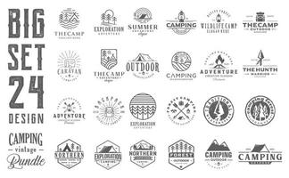 conjunto de logotipo de floresta de acampamento de acampamento de montanha e linha de árvores para explorar vetor