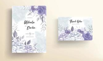 lindo cartão de convite de casamento com decoração de flor roxa vetor