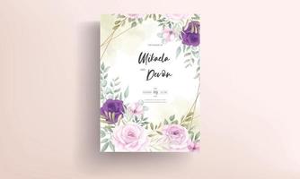 cartão de convite de casamento elegante com belas decorações florais
