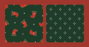 desatado padronizar conjunto com Natal vermelho meia e geométrico enfeite em Sombrio verde fundo. Natal e Novo ano conceito. mão desenhado retro vintage vetor textura