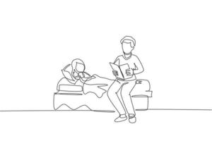 um desenho de linha contínua de um jovem pai sentado no quarto e lendo um livro de histórias para sua filha antes de dormir. conceito de paternidade de família feliz. ilustração em vetor desenho dinâmico de desenho de linha única