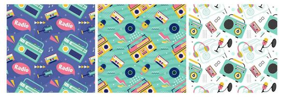 conjunto do rádio desatado padronizar ilustração Projeto com jogador para registro e ouvindo para música dentro plano desenho animado modelo vetor