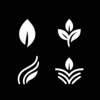 folhas logotipo vetor conjunto isolado em Preto fundo. vários formas do verde folhas do árvores e plantas. elementos para eco e bio logotipos.