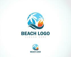 de praia logotipo criativo Projeto conceito Sol nascer do sol viagem logotipo árvore Projeto natural tropical emblema vetor