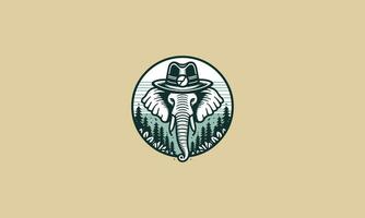 cabeça elefante vestindo chapéu em floresta vetor mascote Projeto