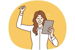 feliz mulher levantando mão fazer vitória gesto e olhando às eletrônico tábua. vetor imagem