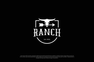vintage rótulo longhorn, búfalo, touro logotipo Projeto. gado rancho logotipo modelo. vetor