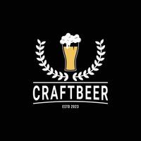 construir Cerveja logotipo Projeto vintage retro idéia vetor