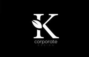 preto e branco k letra alfabeto folha logotipo ícone design para empresa e negócios vetor
