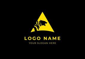 logotipo carta uma e tigre dentro triângulo, minimalista e moderno logotipo Projeto. editável cor vetor
