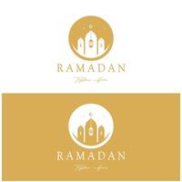 Ramadã Mubarak logotipo com lanterna elementos, crescente lua e Estrela mesquita prédio, islâmico caligrafia padrão, para negócios, arquitetura, muçulmanos, eid, eid cartões, islâmico Educação vetor