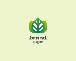 criativo verde folha natural logotipo vetor