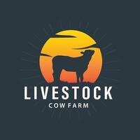 vaca logotipo, simples gado Fazenda projeto, gado silhueta, vetor crachá para o negócio marca