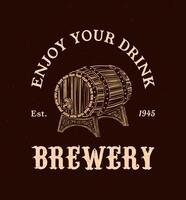isolado retro vintage Cerveja logotipo, logotipo modelo desenhos com de madeira barris para Cerveja casa vetor