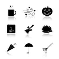 temporada de outono drop shadow black glyph icons set. caneca de bebida quente, abóbora, vento soprando, sino da escola, ouriço, guarda-chuva, folha de bordo. ilustrações vetoriais isoladas vetor