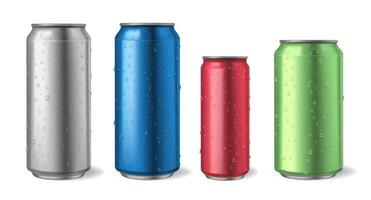 alumínio latas com água gotas. realista metal pode maquetes para refrigerante, álcool, limonada e energia beber ilustração conjunto vetor