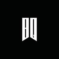 Monograma do logotipo bq com estilo do emblema isolado em fundo preto vetor