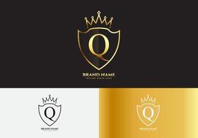 conceito do logotipo da coroa de luxo ouro letra q vetor