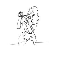 jovem mulher com câmera compacta ilustração vetorial isolado na arte de linha de fundo branco. vetor