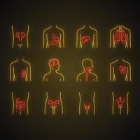 Conjunto de ícones de luz de néon de órgãos humanos doentes. coração e pulmões doloridos. dor de garganta e bexiga urinária. fígado e intestinos prejudiciais à saúde. partes internas do corpo doentes. sinais brilhantes. ilustrações isoladas de vetor