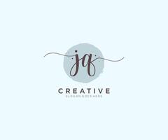 monograma de beleza do logotipo feminino inicial jq e design de logotipo elegante, logotipo de caligrafia da assinatura inicial, casamento, moda, floral e botânico com modelo criativo. vetor