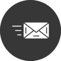 ícone invertido de glifo de e-mail vetor
