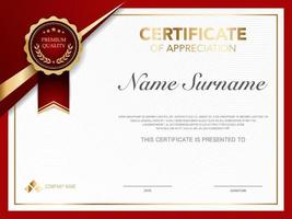 modelo de certificado vermelho e ouro imagem de estilo de luxo. diploma de desenho geométrico moderno. vetor de eps10.