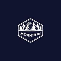 logotipo da aventura na montanha vetor