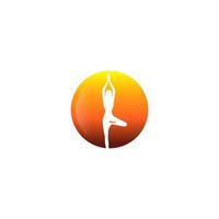 inspirações do logotipo do clube de ioga do pôr do sol vetor