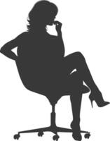 silhueta mulher sentado dentro a cadeira Preto cor só vetor