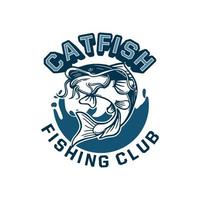 o peixe-gato salta com água de fundo azul para o emblema do logotipo do seu clube de pesca. também pode ser usado em camisetas vetor