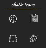 conjunto de ícones de giz de futebol. camisa de futebol, chuteiras e shorts, bola. uniforme de jogador de futebol. ilustrações vetoriais isoladas em quadro-negro vetor